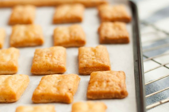 Cheese Thyme Crackers 1